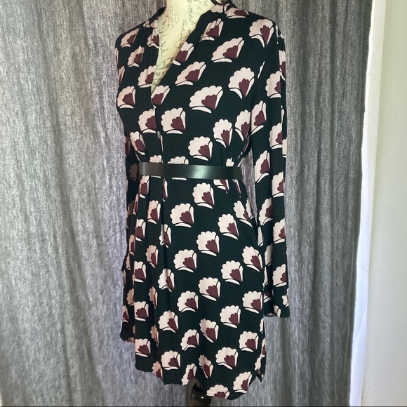 LOFT Dresses & Skirts - LOFT Retro Style Print Dress